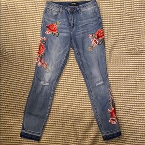 NWOT Nanette floral jeans